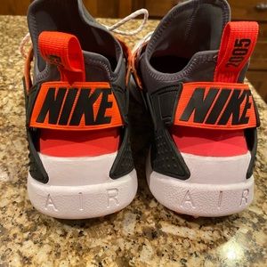 Men’s Nike shoes size 11.5